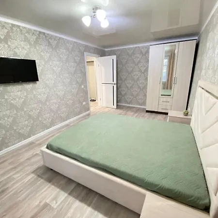 Vip Квартира Центр Oral Exterior foto